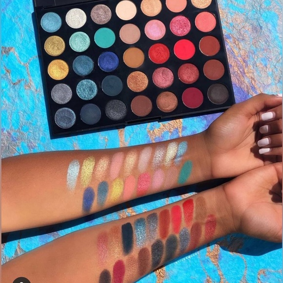 LN — 35H “Hot Spot” Eyeshadow Palette — Morphe - Picture 3 of 4